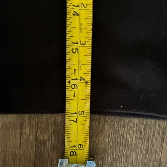 Aritzia Black Long Sleeve Tee - Picture 7 of 9